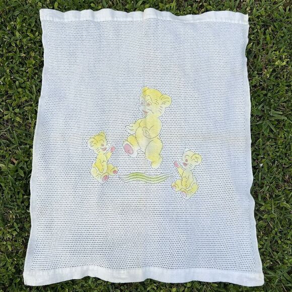 Vintage Higbee Baby Blanket Made in Scotland Yellow Bears Ivory Knit 36" x 29"